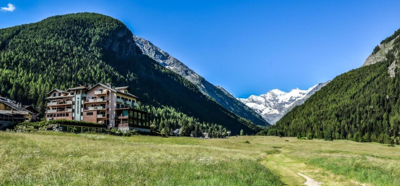 Bellevue Hotel&SPA Cogne Esterno foto