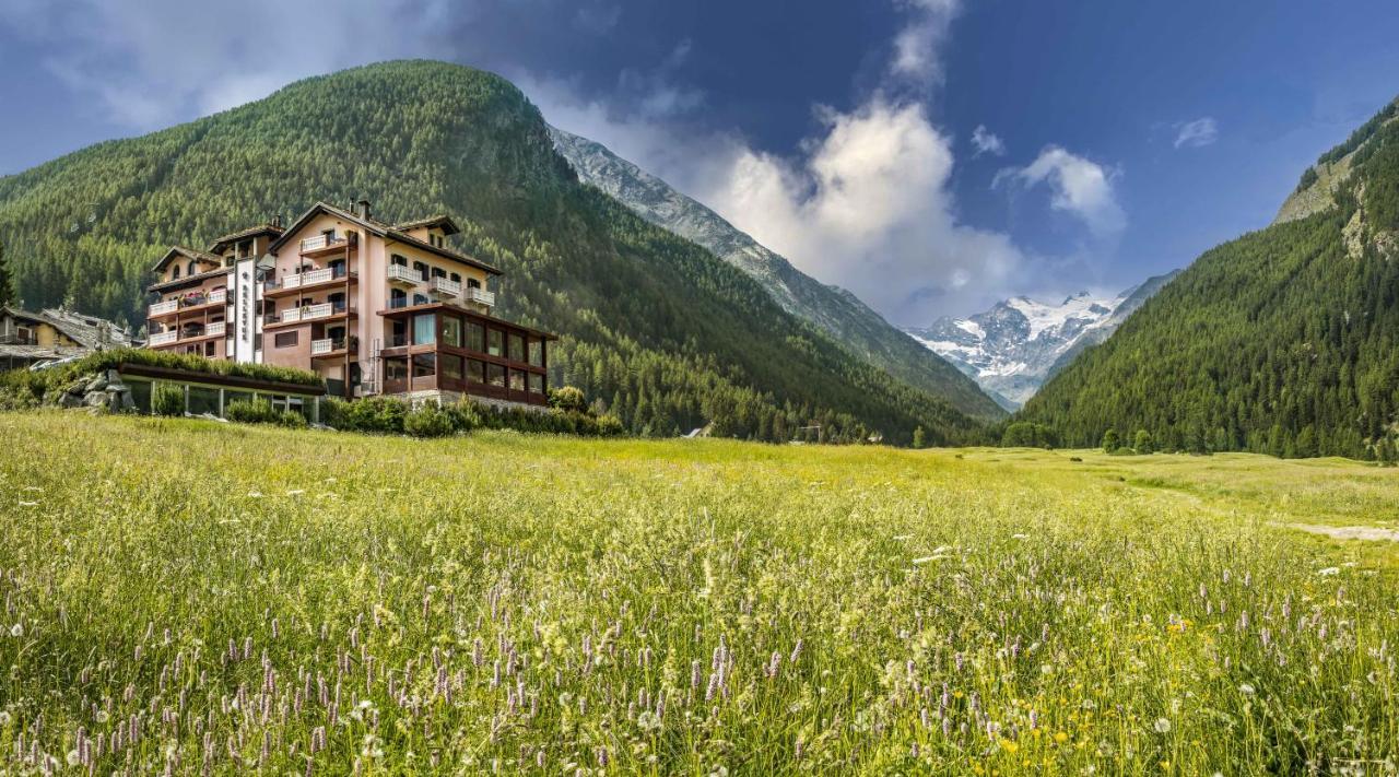 Bellevue Hotel&SPA Cogne Esterno foto