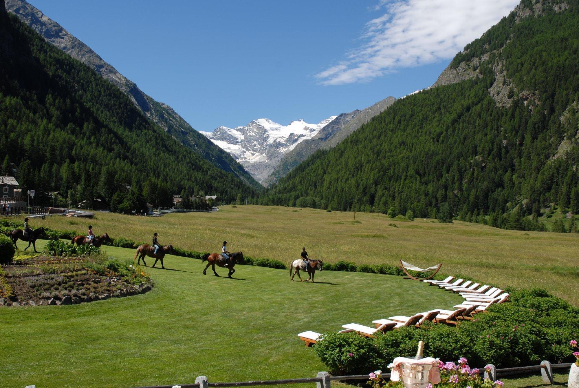Bellevue Hotel&SPA Cogne Esterno foto